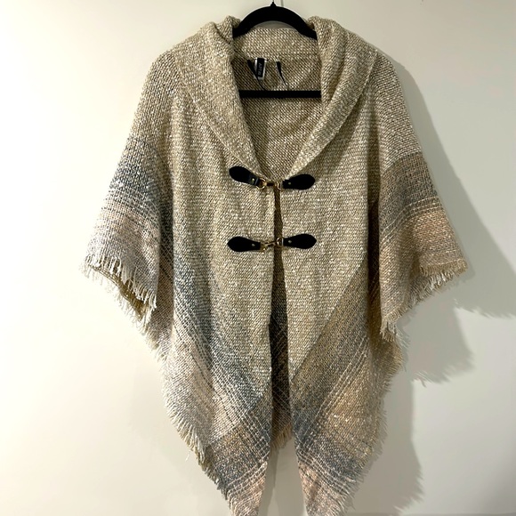 Dressy poncho - Picture 1 of 3